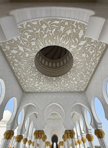 Photograph Ingrida Kuznecova Sheikh Zayed Mosque Abu Dhabi on One Eyeland